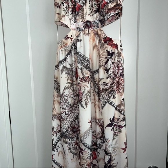 Selfridge Maxi Dress - Picture 3 of 7